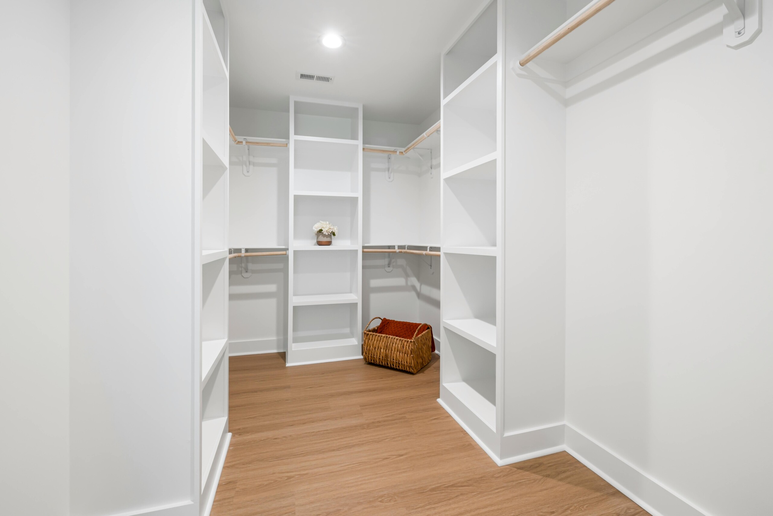 pexels-curtis-adams-1694007-8031884 Closet